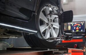 how do you know if car needs alignment